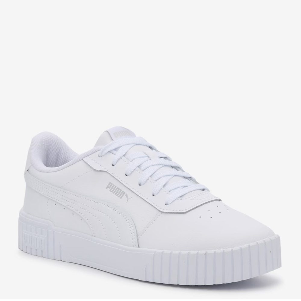 Puma Smash V3 Platform Sneaker. Size 6. Worn once